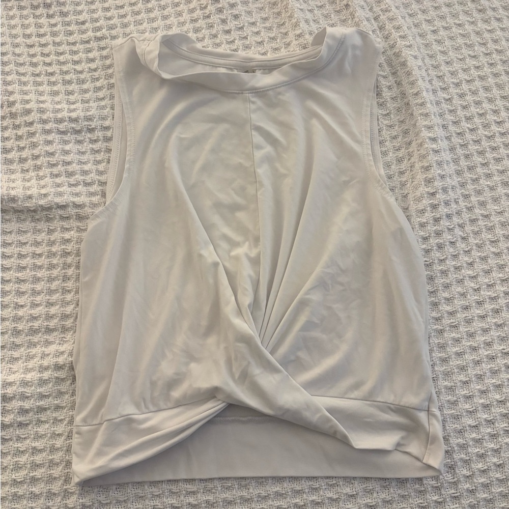 Beyond Yoga white cropped tank